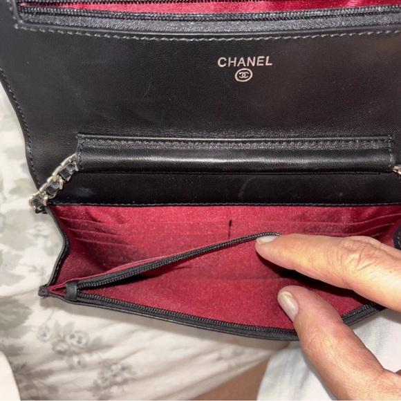 Chanel crossbody gorgeous bag. Maybe used a few times. - Picture 8 of 14